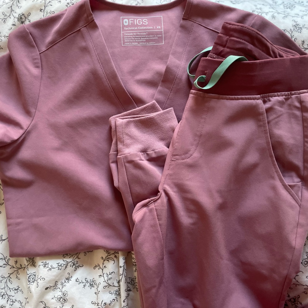FIGS SCRUB SET